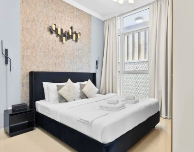 Face of Dubai Mall_King Bed with spacious hall_1BR